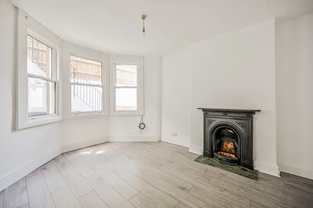 Photo 3 — Garden Flat, 34 Muswell Hill Road, London