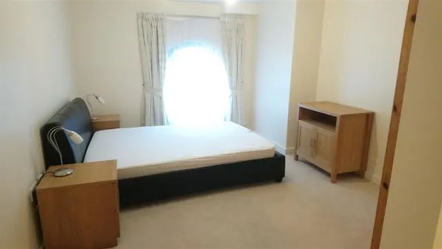 Paramount, Swindon, SN1, photo 3