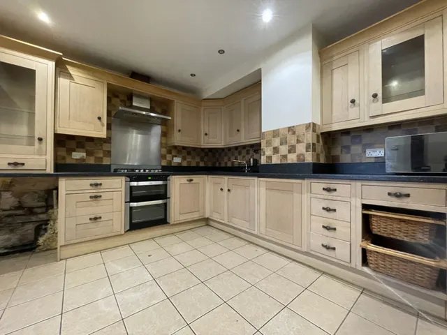 Photo 3 — Daventry Road, Romford, Harold Hill, RM3 7QJ