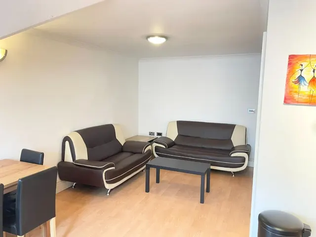 Lampton Road, Hounslow, TW3, photo 3