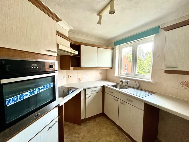 Photo 3 — Chapelfields, Frodsham