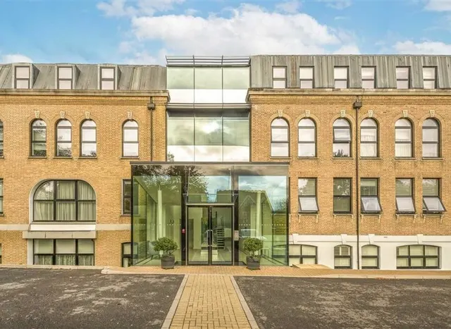 Hampton Road, Teddington, TW11, photo 1