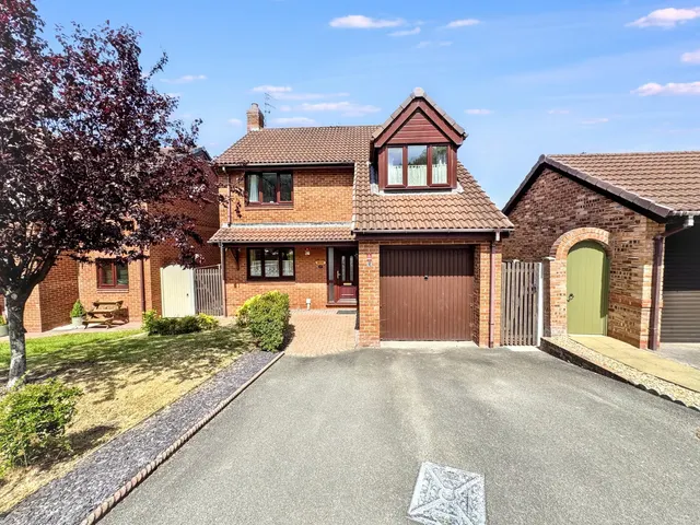 Ffordd Tan'r Allt, Abergele, Conwy, LL22 7DQ, photo 1