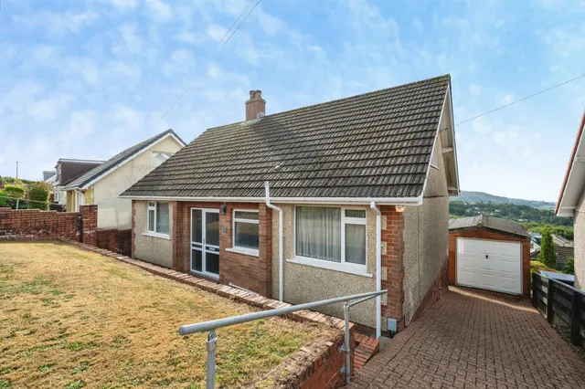 Bryn Eglur Road, Swansea, SA6, photo 2