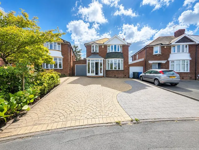 Summerfields Avenue, Halesowen, photo 1