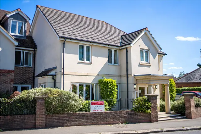 Station Road, Addlestone, KT15, photo 1
