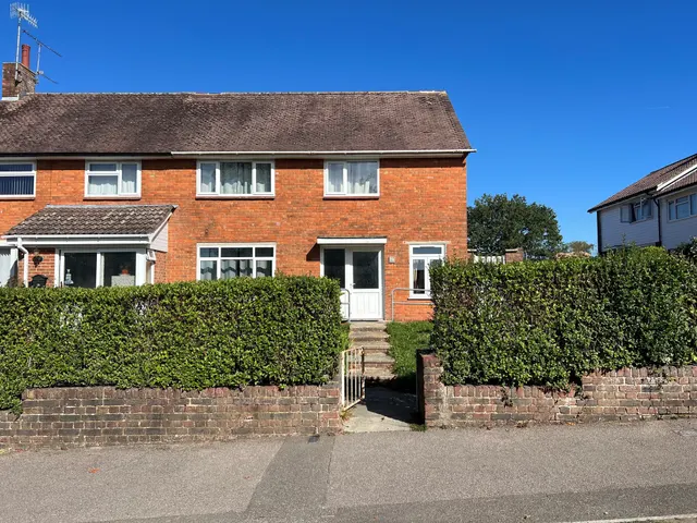 Gossops Green, RH11, photo 1