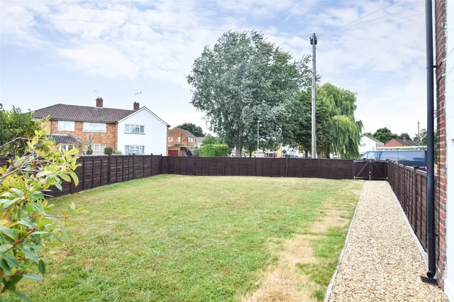 Cheyne Way, Farnborough, Hampshire, GU14 8SE, photo 1