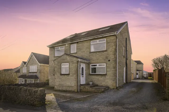 Back Lane, Thornton, BRADFORD, photo 1