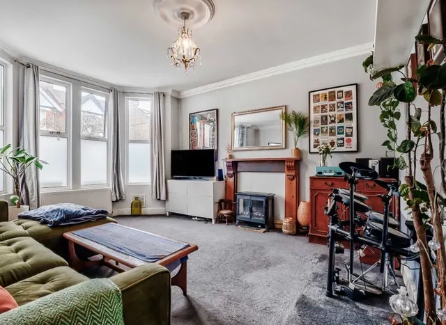 Photo 3 — Summerlands Avenue, Acton, W3