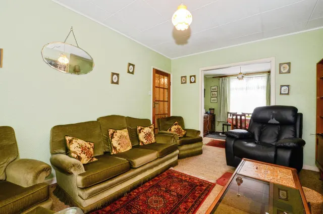 Horsecroft Road, Edgware, HA8, photo 2