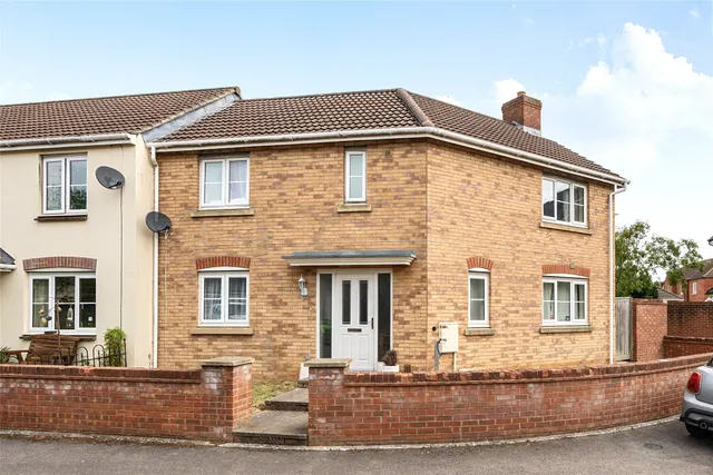 Holbeach Drive Kingsway, Gloucestershire, Quedgeley, GL2 2BF, photo 1