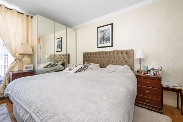 London, NW11, photo 2