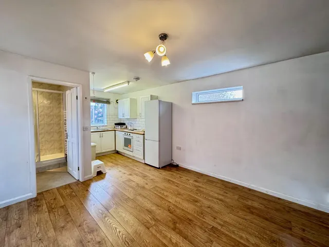 Photo 2 — Cantrell Road, New Basford, NG6