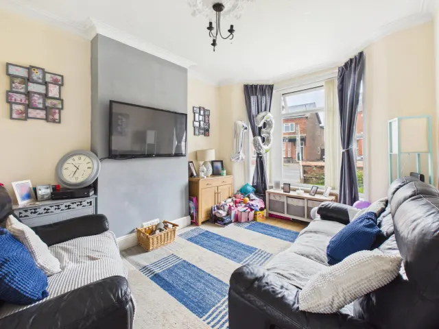 Bradfield Road, Crewe, photo 2