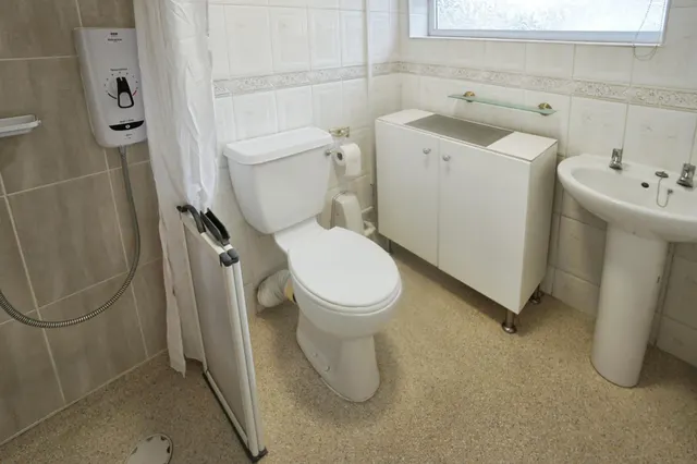Colliers Close, Summer Hayes, WV12, photo 3