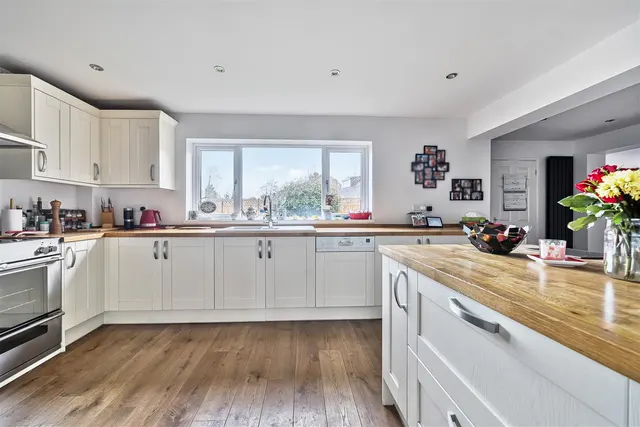 The Close, Hilmarton, SN11, photo 3