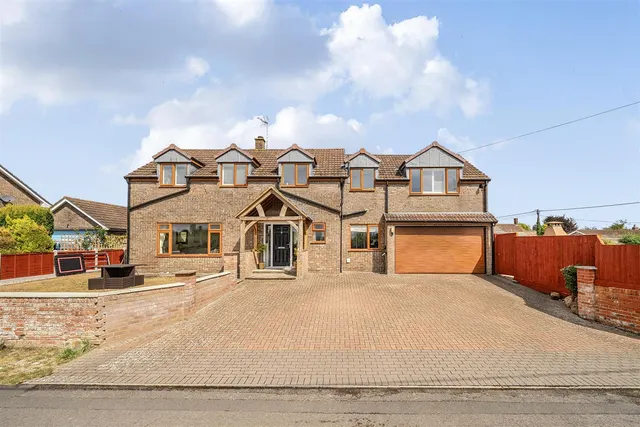 The Close, Hilmarton, SN11, photo 1