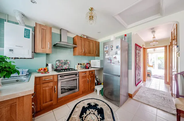 Lawrence Avenue, Rustington, BN16, photo 2
