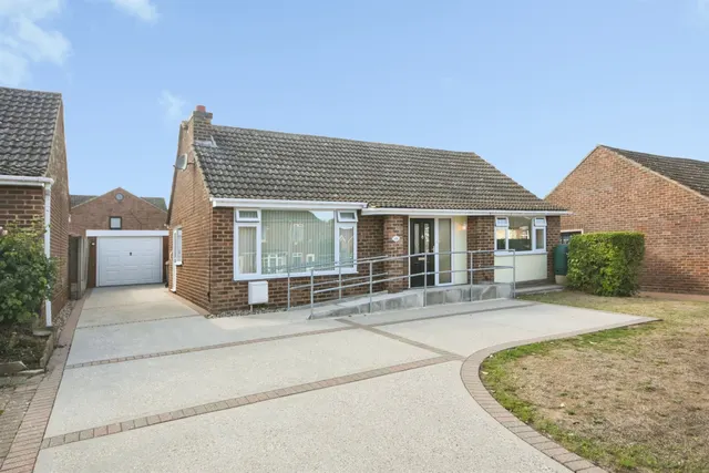 Notley Road, Braintree, photo 1