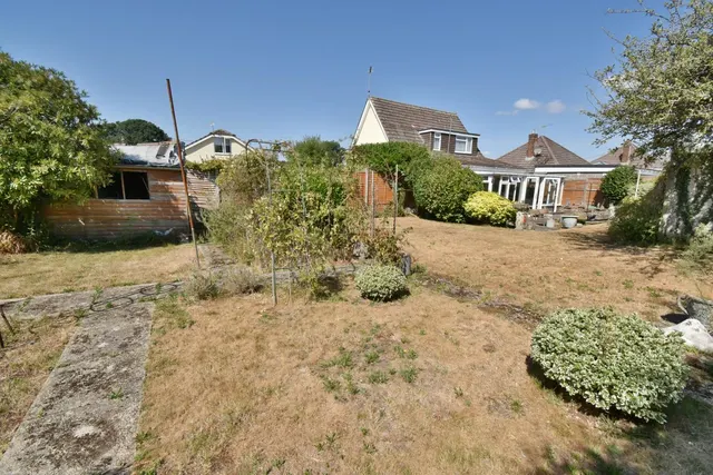 Clayford Avenue, BH22, photo 2