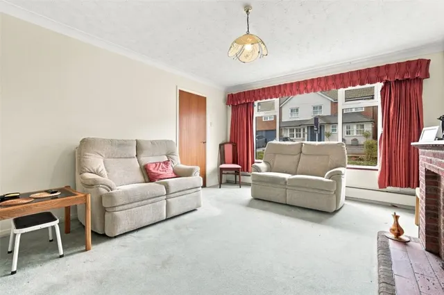House Under Offer with 3 bedrooms in Sawbridgeworth, CM21, photo 3