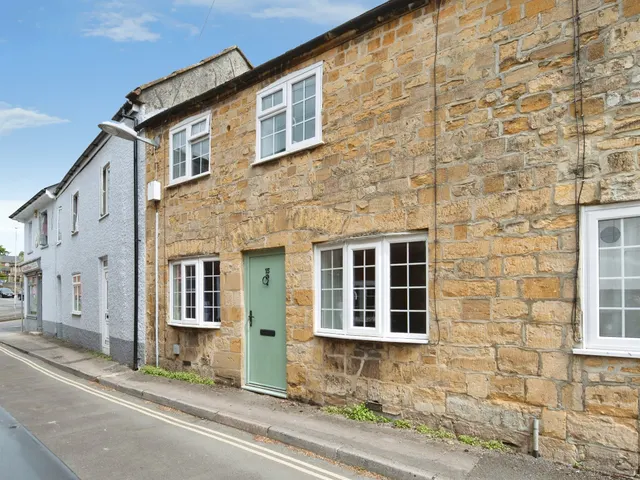 George Street, Sherborne, photo 1