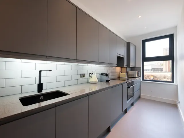 Lillie Road, London, SW6, photo 3