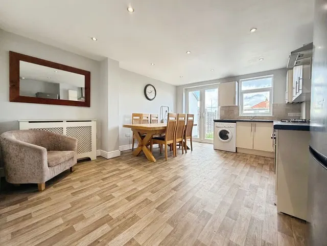 Long Lane, Bexleyheath, DA7, photo 3