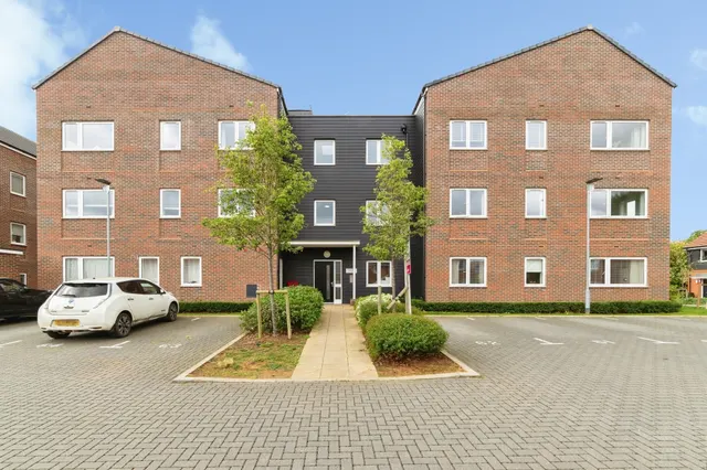 Blossom Drive, Welwyn Garden City, photo 1