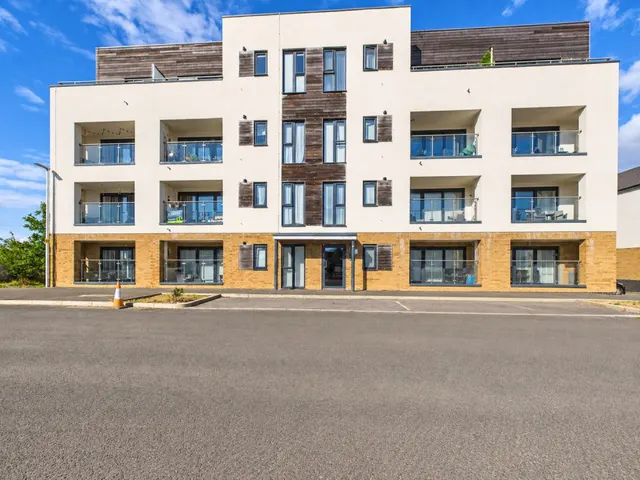 Locking Parklands, Weston-Super-Mare, BS24, photo 1