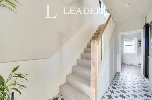 Oakmead, Tonbridge, TN10, photo 2