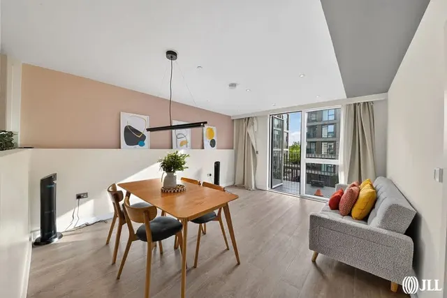 Madison Way, London, E20, photo 1