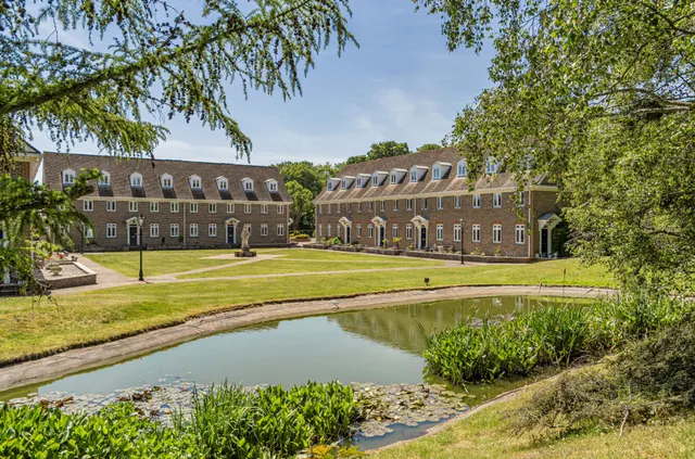 March Square, Chichester, PO19, photo 1