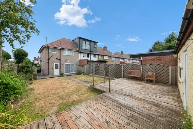 Braund Avenue, Greenford, photo 2