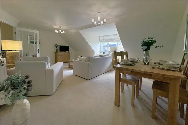 Thorpe Road, Staines-upon-Thames, TW18, photo 3