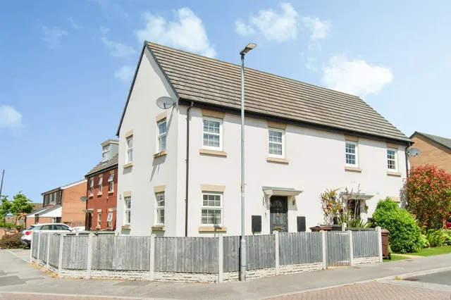 Stoborough Crescent, Featherstone, Pontefract, photo 1