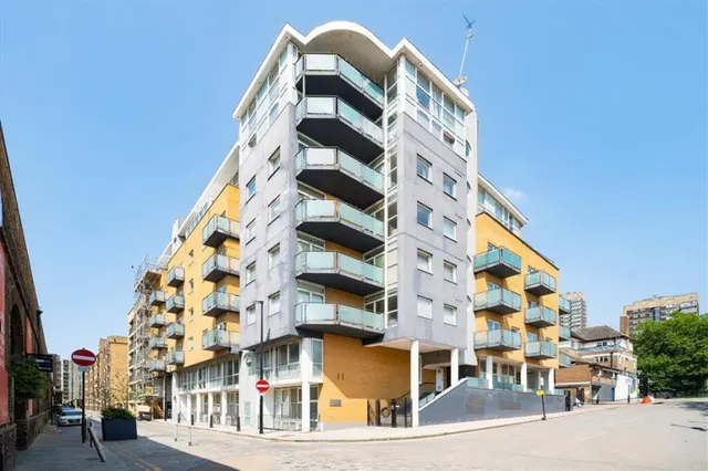 Artichoke Hill, London, E1W, photo 1
