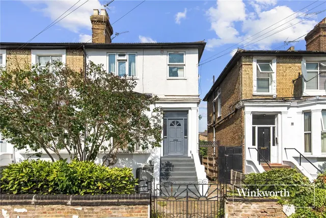 Photo 2 — Lichfield Grove, Finchley, London, N3