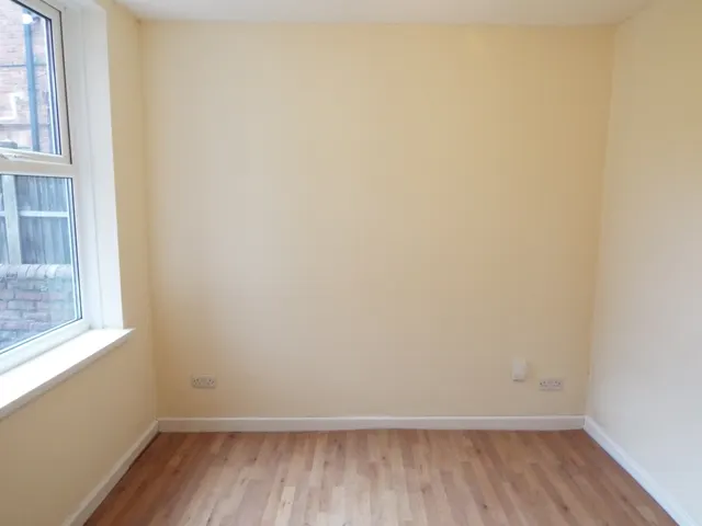 Layton Avenue, NG18, photo 3