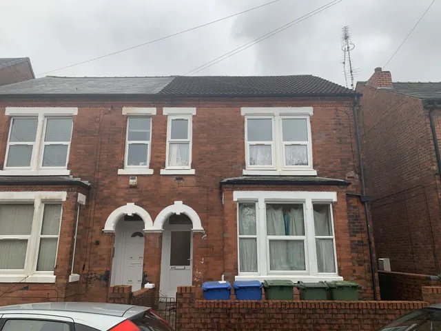 Layton Avenue, NG18, photo 1