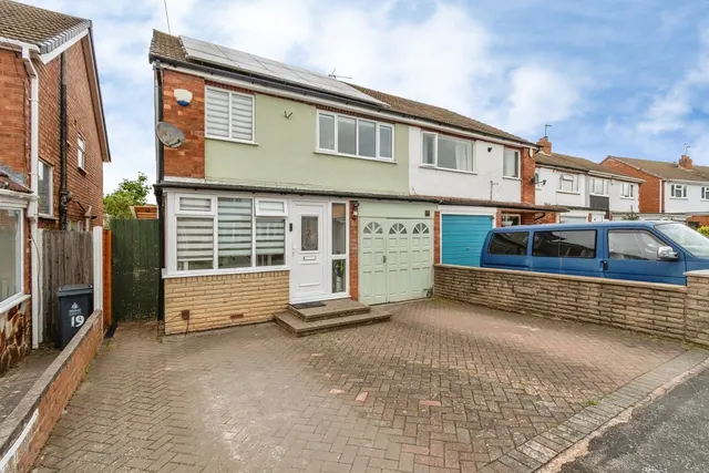 Conway Crescent, Willenhall, WV12, photo 1
