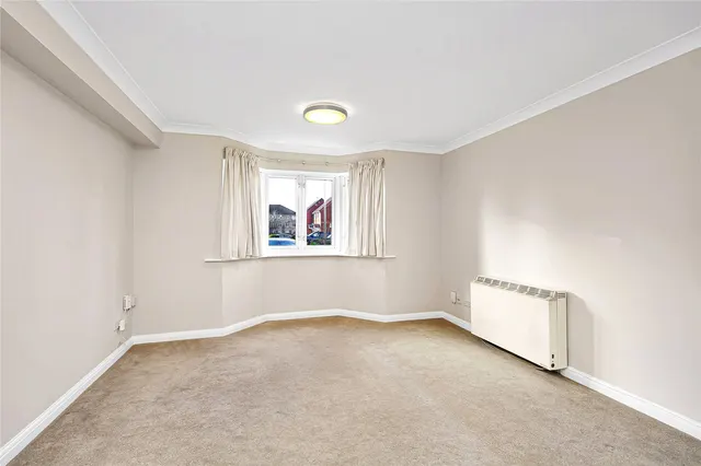 Varsity Drive, Twickenham, TW1, photo 2
