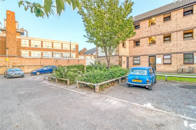 Portland Road, London, N15, photo 1