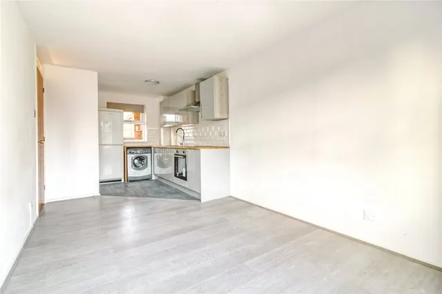 Portland Road, London, N15, photo 3