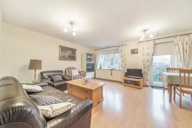 Ash Hill Close, Bushey, WD23, photo 3