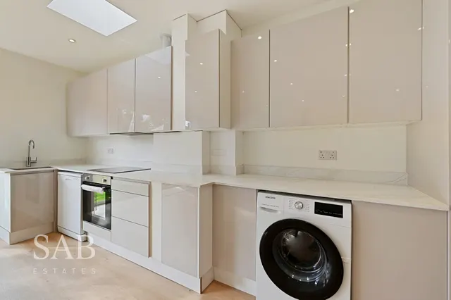 Eastcote Avenue, Greenford, UB6, photo 3