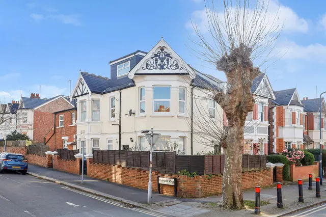 Melrose Avenue, London, NW2, photo 1
