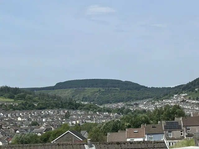Brithweunydd Road, Tonypandy, CF40, photo 3