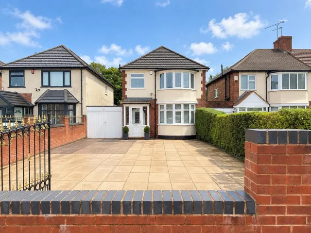 Chester Road, Sutton Coldfield, West Midlands, photo 1